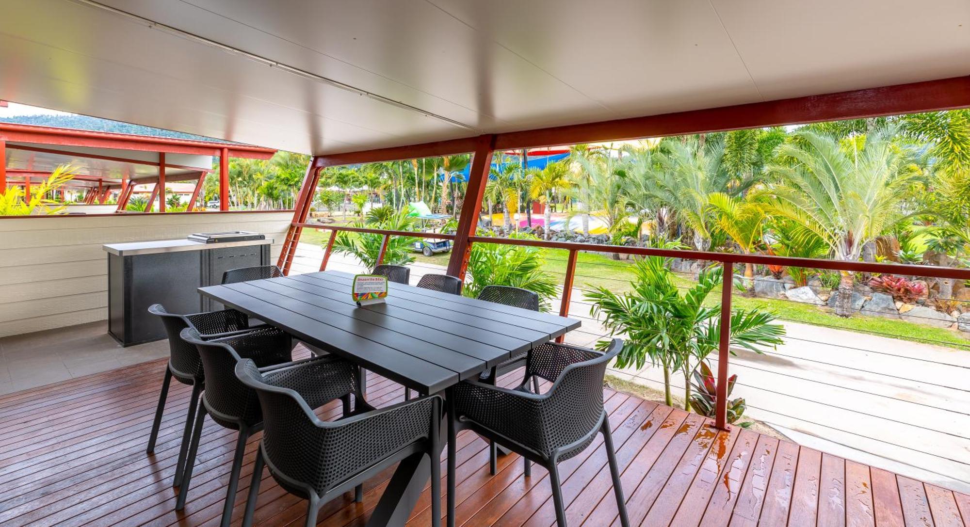 Big4 Adventure Whitsunday Resort Еърли Бийч Екстериор снимка
